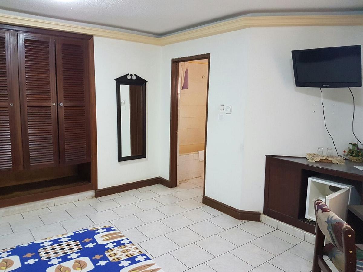 Royal Basin Resort Кумаси Экстерьер фото
